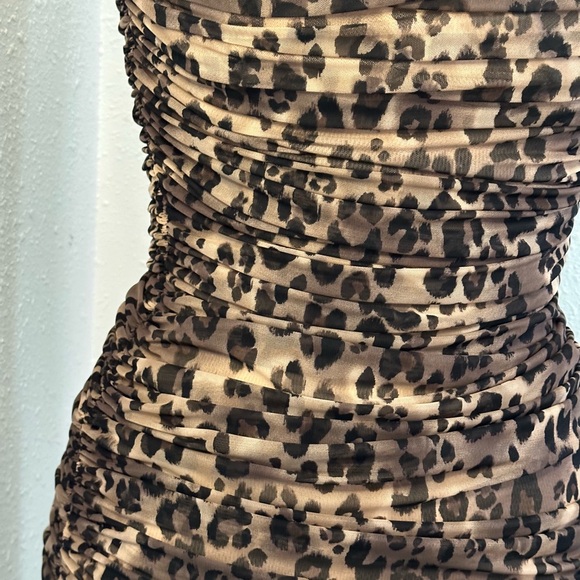 Aritzia Ten By Babaton Luxor Mini Dress Ruched Bodycon Leopard Size 10 - Picture 8 of 8